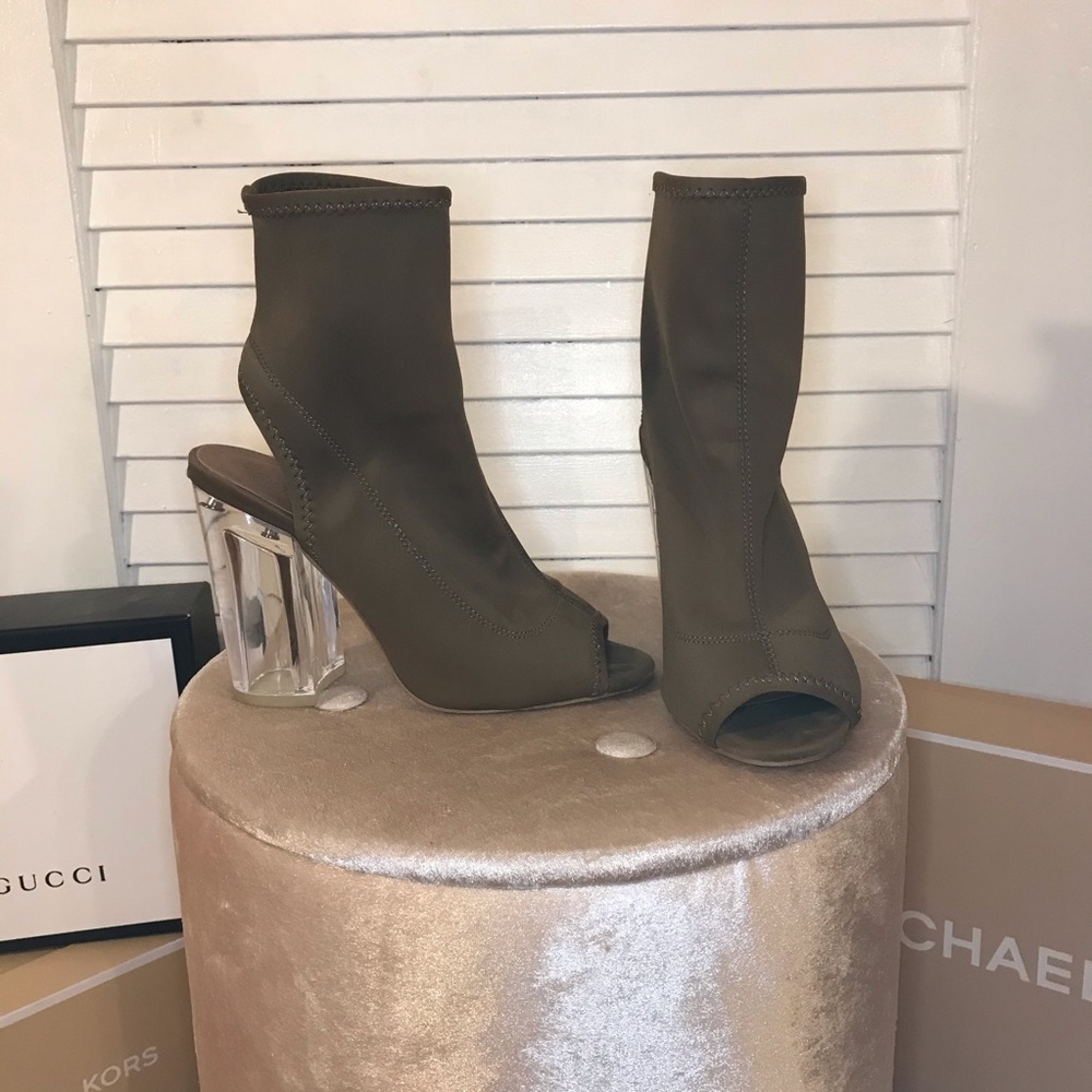 Heeled booties